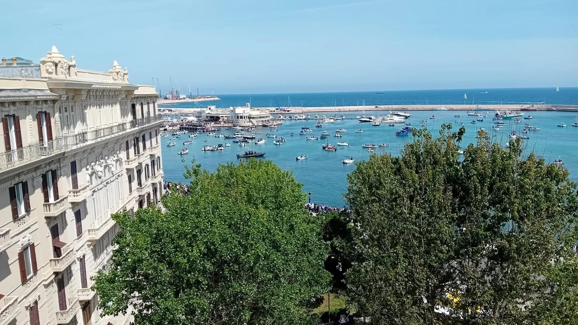 Adua Exclusive Suite Bari 0*,  Italia